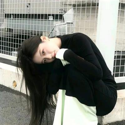神圣的偶像 海报